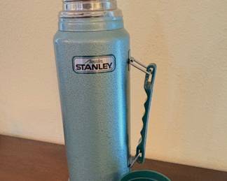 vintage Aladdin Stanley A-944DH 1-Quart Vacuum Bottle,