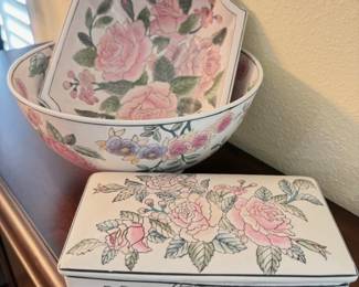 Toyo Macau Famille Rose porcelain bowl and trinket box