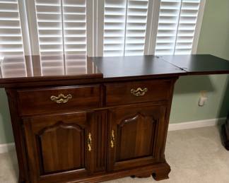 Mahogany Thomasville flip-top buffet server/credenza