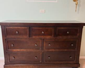 Signature Design by Ashley Porter 7-Drawer Dresser