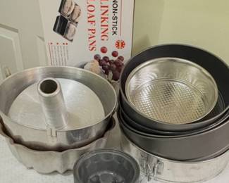 Cake pans