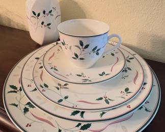 Miksas Bone China serving for 10