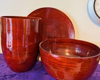 Red lacquer spun bamboo decorative bowls and plates