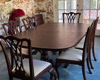 Drexel Heritage Dining table, 8 chairs