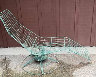 Chaise Lounge - Vintage Homecrest Siesta Banana Swivel Base