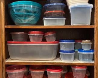 Storage containers 