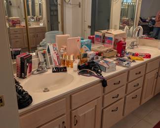 Peerfumes and Bathroom Essentials
