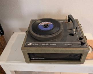 Audiotronics 300E portable 45 Record Player