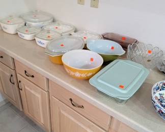 Nice Selection of Pyrex Bowls and Casserole Dishes