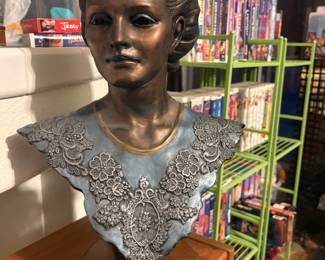 Bronze bust “Timeless Beauty” by Arrowsmith