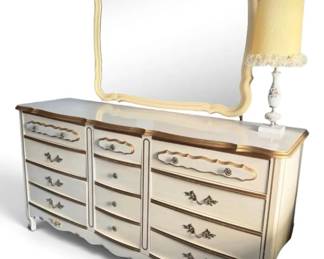 French Provincial Dresser w Mirror Lamp