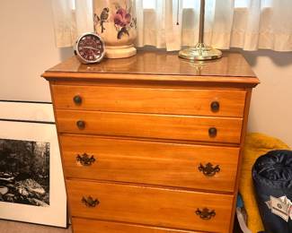 maple chest of drawers