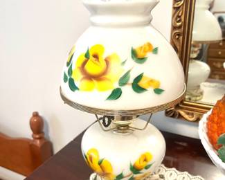 another Vintage Bailey Co. Gone With the Wind glass Hurricane lamp