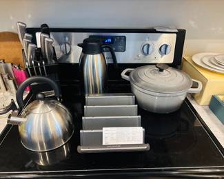 Looks like Emeril's knife set.  Bam!