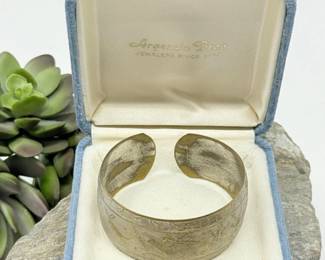 87 VintageEgyptianRevivalCuffBraceletwEngravedStorytellerMotifs