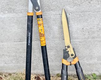 54 FiskarsBypassLopperHedgeShears