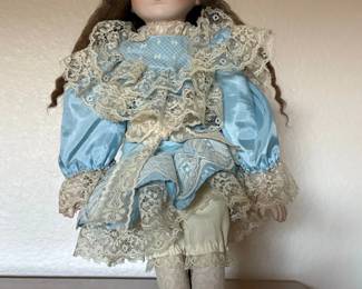 Vintage Dynasty Collection Porcelain Doll second image
