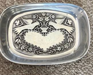 Wilton Armetale Lovebirds Bread Tray