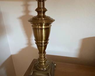 Vintage Stiffel Brass Urn Table Lamp second image