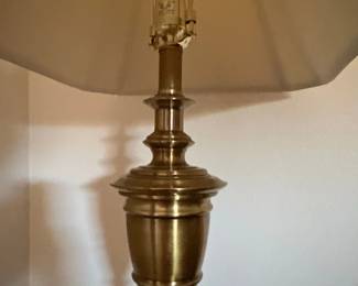 Vintage Stiffel Brass Urn Table Lamp third image