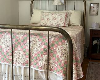 Antique Iron Bed (full)