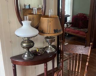 Bombay Company counsel table and mirror