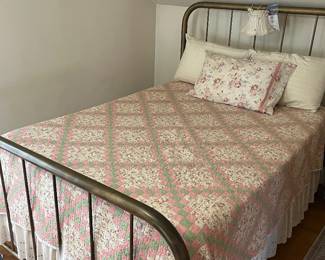 Antique Iron Bed (full)