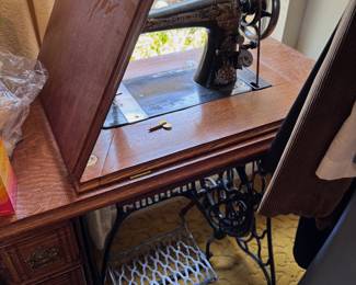 Singer sewing machine