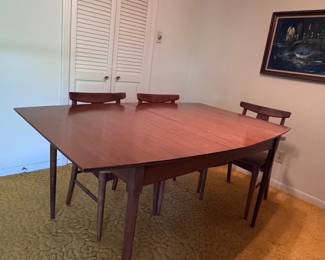 Danish MCM Dining Table with 2 leaves, 6 chairs
