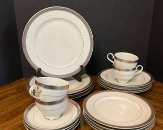 Mikasa Palatial Platinum Fine China 4Piece Service