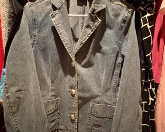 Women’s Clothing  Sizes 6-8-10/medium
