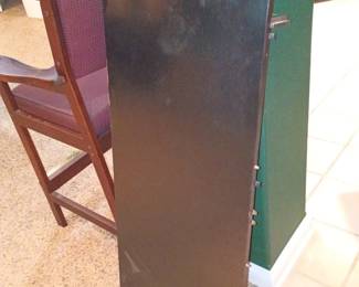 Leaf for the pub table
