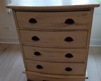 Chest of drawers