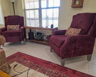 Pair of upholstered recliners