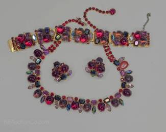 Jewelry set (one missing stone)