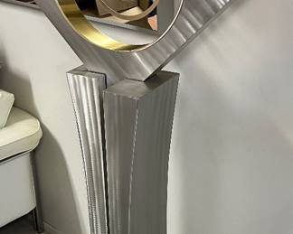  Pedestal metal clock art 