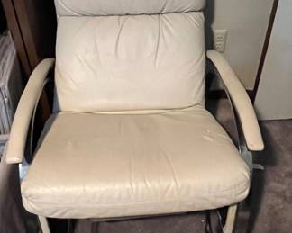 leather recliner 