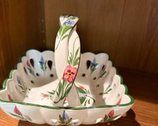 beatiful handeled dish