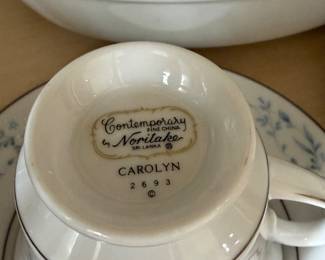 Noritake "Carolyn" Set of dishes