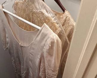 Great Selection of Ladies and Mens Clothing / Shoes