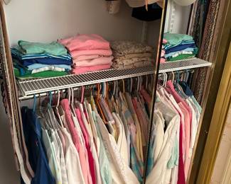Great Selection of Ladies and Mens Clothing / Shoes