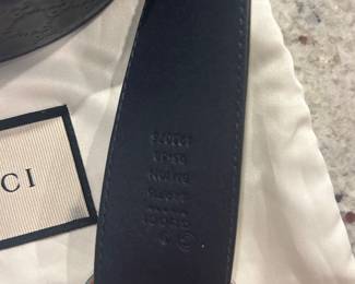 Men’s Gucci belt - with bag 