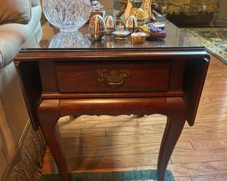 Pair of drop leaf side tables 