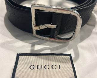 Men’s Gucci belt with bag 