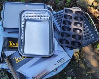 Lot of Cookie Sheets and Baking Pans