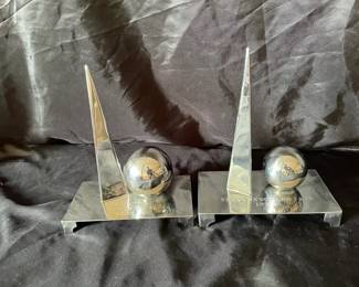 Pair Of 1939 Worlds Fair Trylon and Perisphere Models
