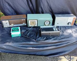 Lot Of Vintage Radios
