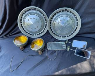 Small Lot Of Vintage Car Parts