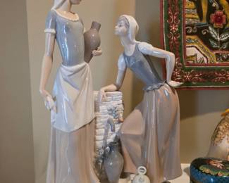 NAO Lladro Porcelain Figurine: "Talking" at the Well, 16 inch excellent condition!