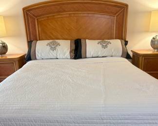 Queen mattress and boxspring